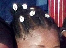 yobamoodua's tweet photo. Àwọn obìnrin ń fi #OwoEyo ṣe irun orí lẹ́ṣọ̀ọ́, a sì fi ń ṣe ẹ̀gbá ọwọ́, ẹsẹ̀ at'ọrùn. #Yoruba https://t.co/GU0AxwGQtj