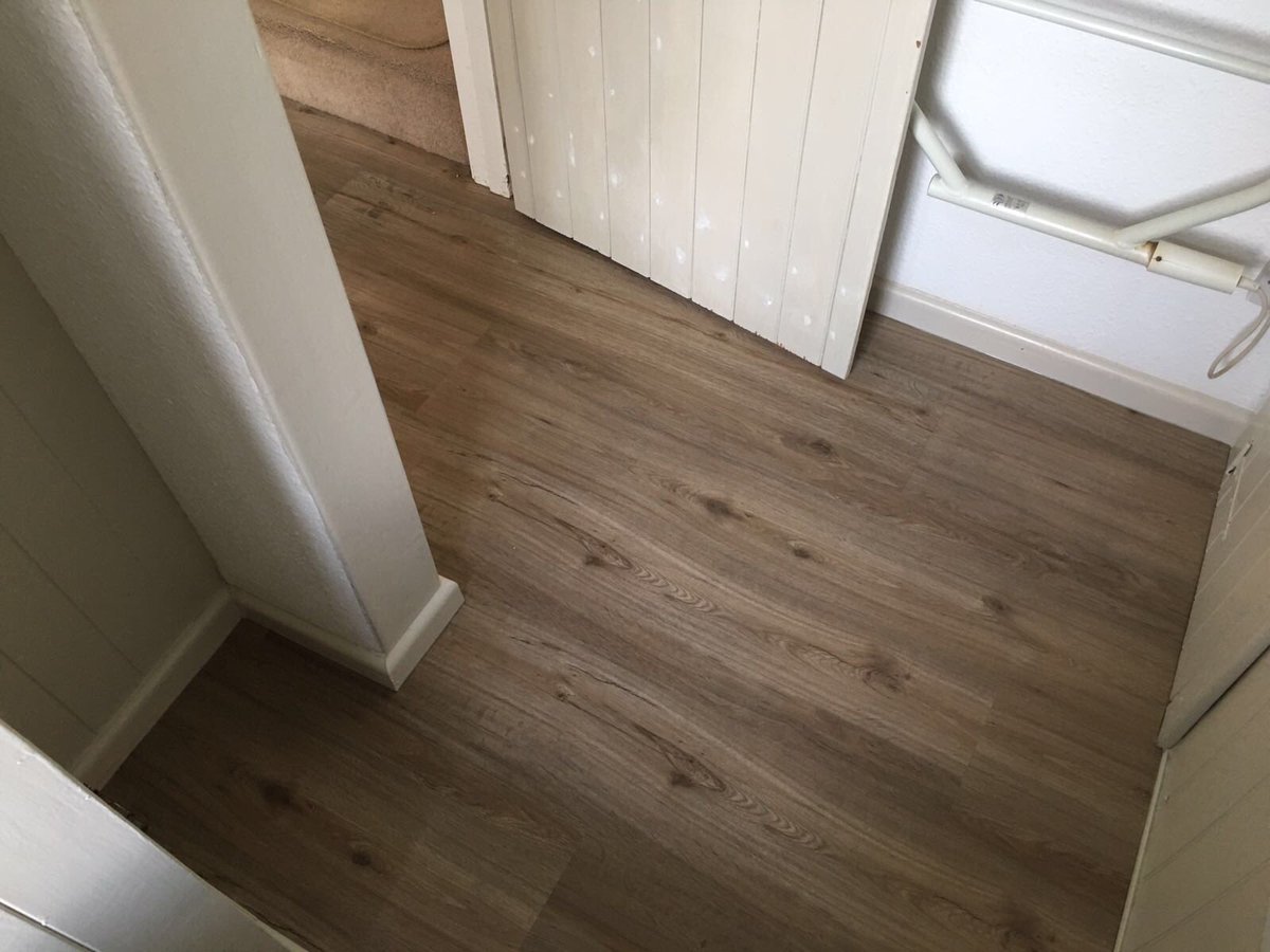 FirstForFloors's tweet photo. @GroupTarkett #ID30 fitted to #holidaycottage. @FBallUK #1200pro & #F46 used. #ChristmasIsComing https://t.co/qPYuibwDws