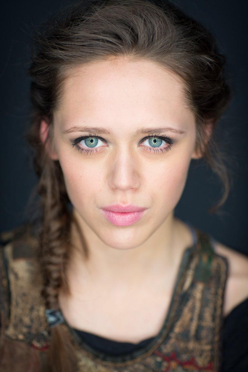 daisyheadbrasil's tweet photo. Agora para terminar com os tiros: novos portraits da Daisy em #FallenMovie! https://t.co/b1LtD69RiB