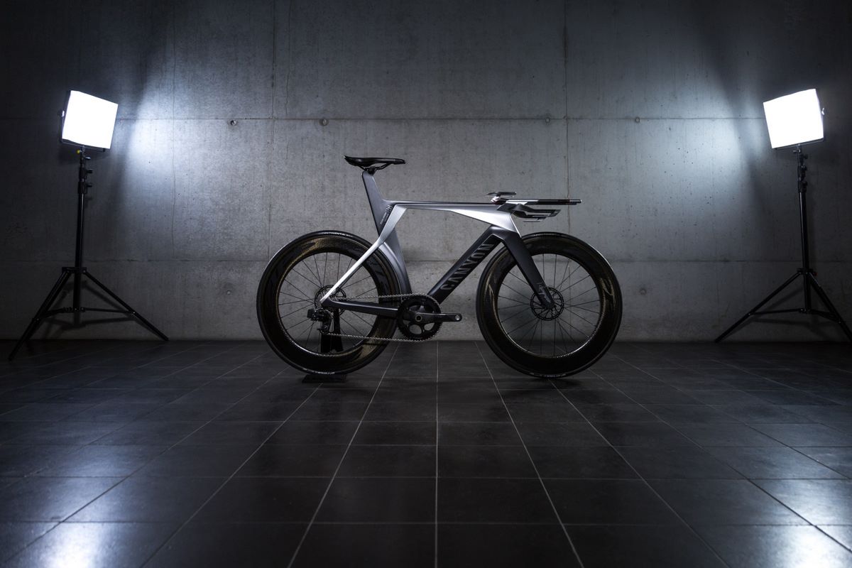 WelshTester's tweet image. the new Canyon Recognizer TT with disc brakes, same name as the flying ships in the movie Tron.