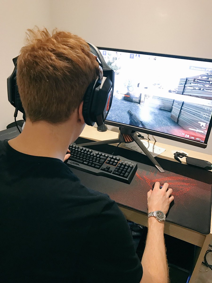 Joe_Sugg's tweet image. A wild @joshua_pieters in his natural habitat