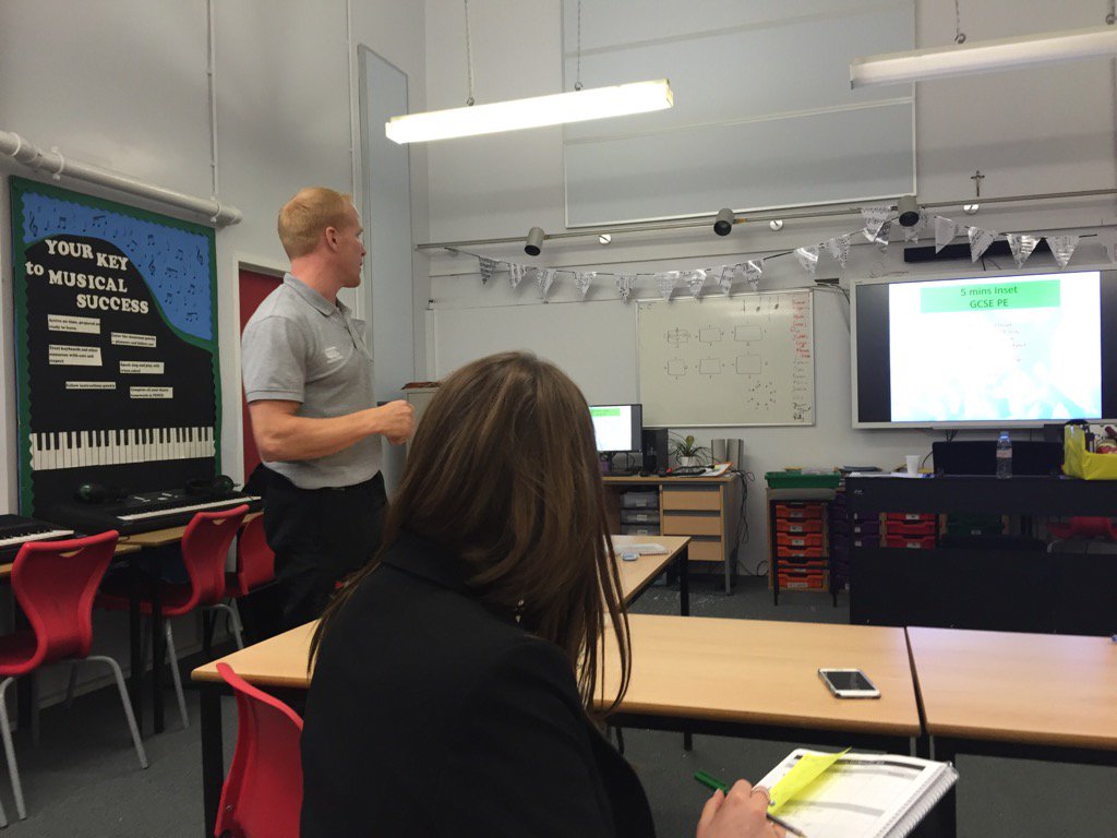 StRRCCollege's tweet image. Thx for the great inset Mr W. Fab ways to motivate students #chocolatebarchallenge #sharingschool #learningschool