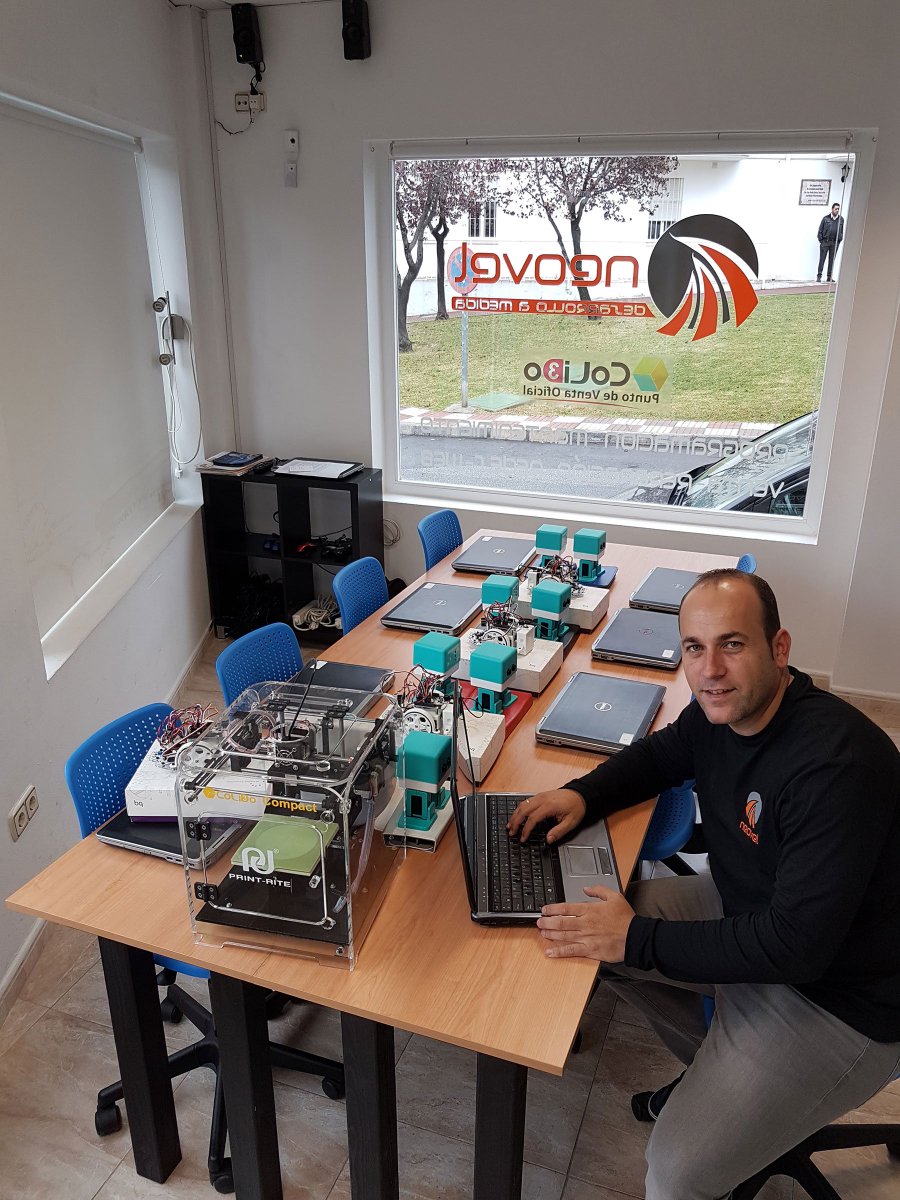 Colido_Iberica's tweet photo. Otro miembro de la familia @PuntoITech que se une al proyecto del #rincon3d 
NEOVEL lleva @Colido_3D a Málaga
https://t.co/zsLvnjD1dx https://t.co/AFKREshiAv