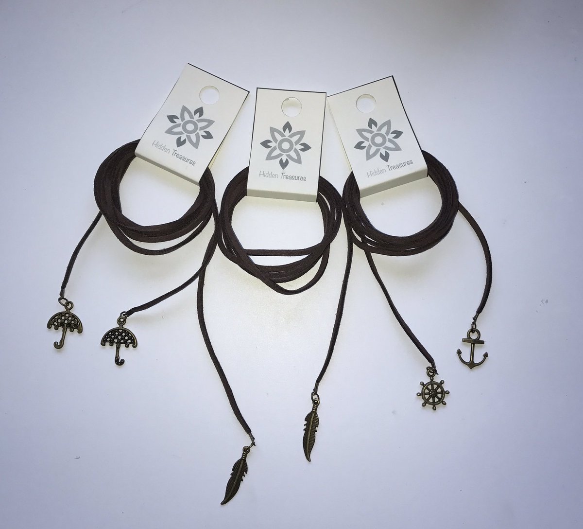 treasure5hidden's tweet photo. Gorgeous gift ideas for Christmas ๐๐ #handmadeChokers #HandmadeHour #supporthandmade https://t.co/kqhgGbwuct
