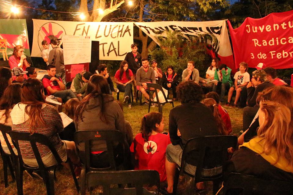 CIPLaPlata's tweet photo. ¡El fin de semana estuvimos participando del VII Campamento de la @jrenlucha en #LaPlata donde definimos objetivos y proyectos para el 2017! https://t.co/ueKCkuTJK5