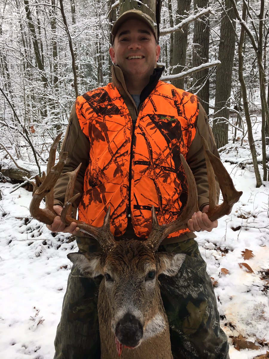 5C71SG's tweet photo. Check out this monster buck I got in NY last weekend.  Good luck next week OH and PA.  Happy Thanksgiving. #1sgsleadtheway #rockstars https://t.co/T6rax1PjNa