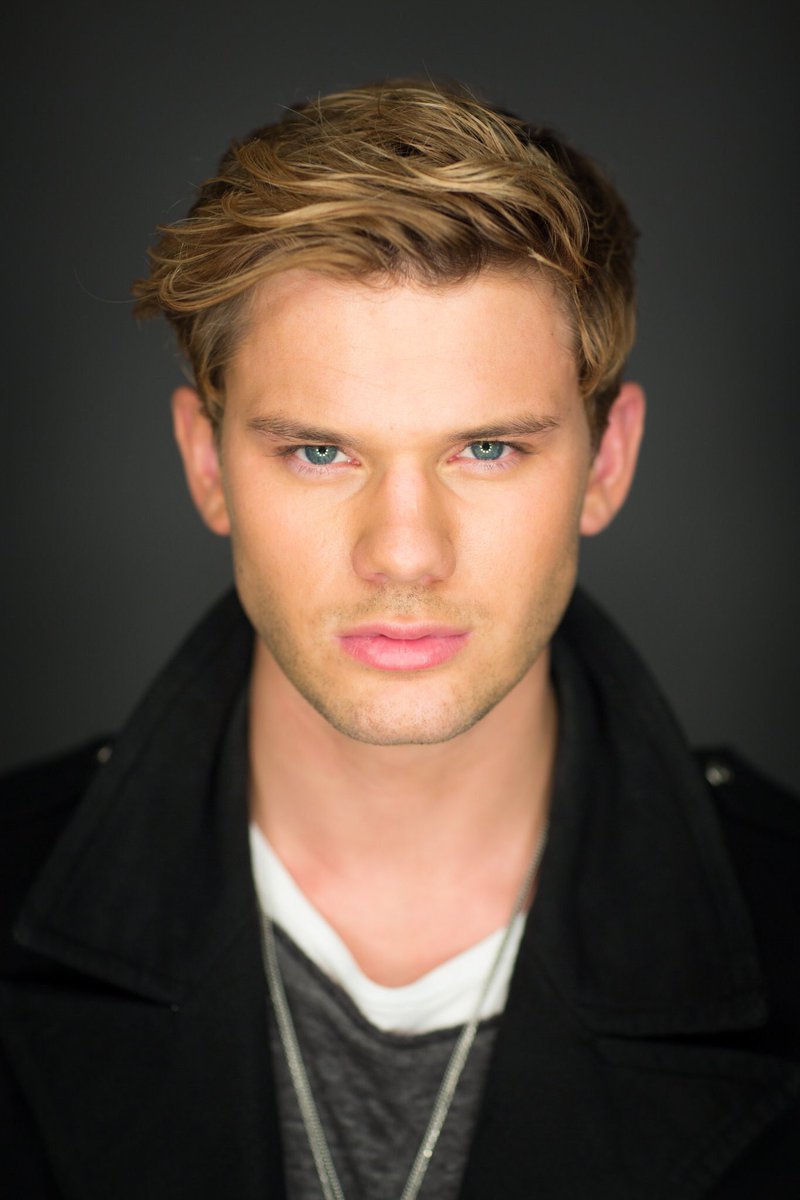 Daniel Grigori (800×1200) Jeremy irvine, Fallen series