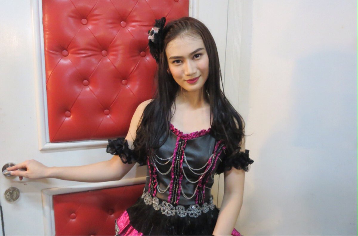 MelodyLaksani's tweet photo. Tft all. Gimana tadi theateran Senshuuraku Week Renai Kinshi Joureinya? Semoga menyenangkan ya💙❤️ https://t.co/MnoMV6cIZ5
