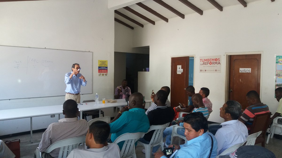sintrainagro's tweet photo. Mas claro no canta el gallo,  Santos gobierna en contra de los trabajadores.
@AurelioSuarez. Sintrainagro se alista... https://t.co/x82Zrz8IBH