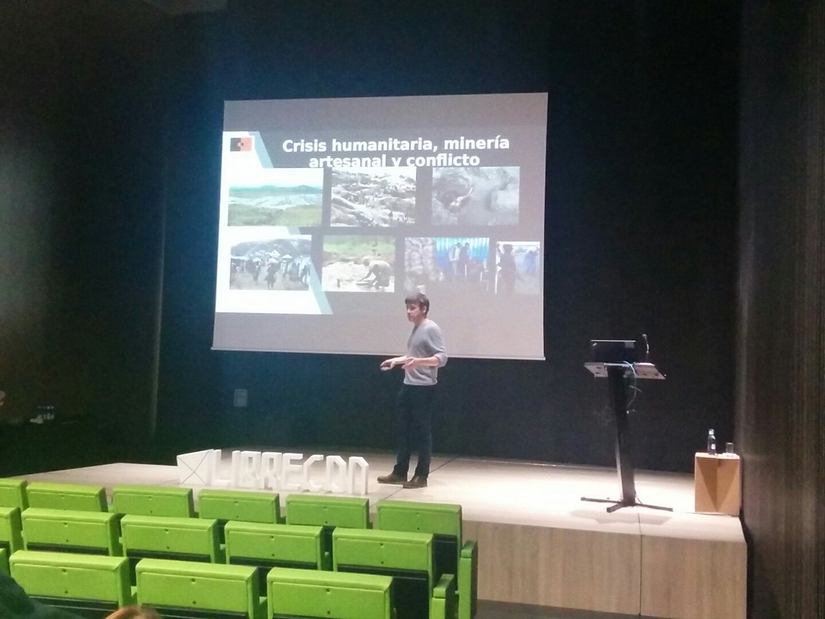 JuanDeLaHerran's tweet image. Escuchando @otanniko de @ALBOANongd en #LibreCon hablando de #tecnologiaLibredeConflicto nos interesa a todos.