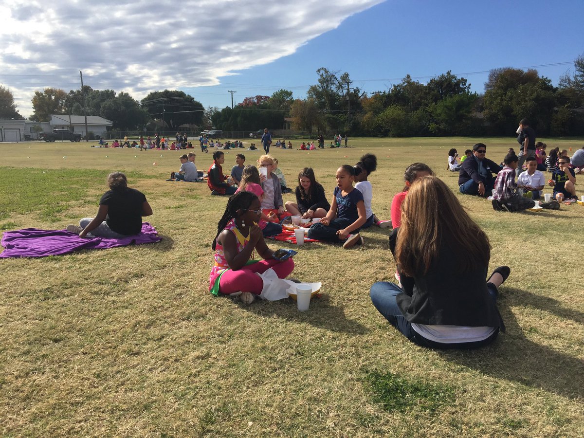mrsdrocks21's tweet photo. #fainrocks  @fainrockets https://t.co/ZlrrhFJNBj