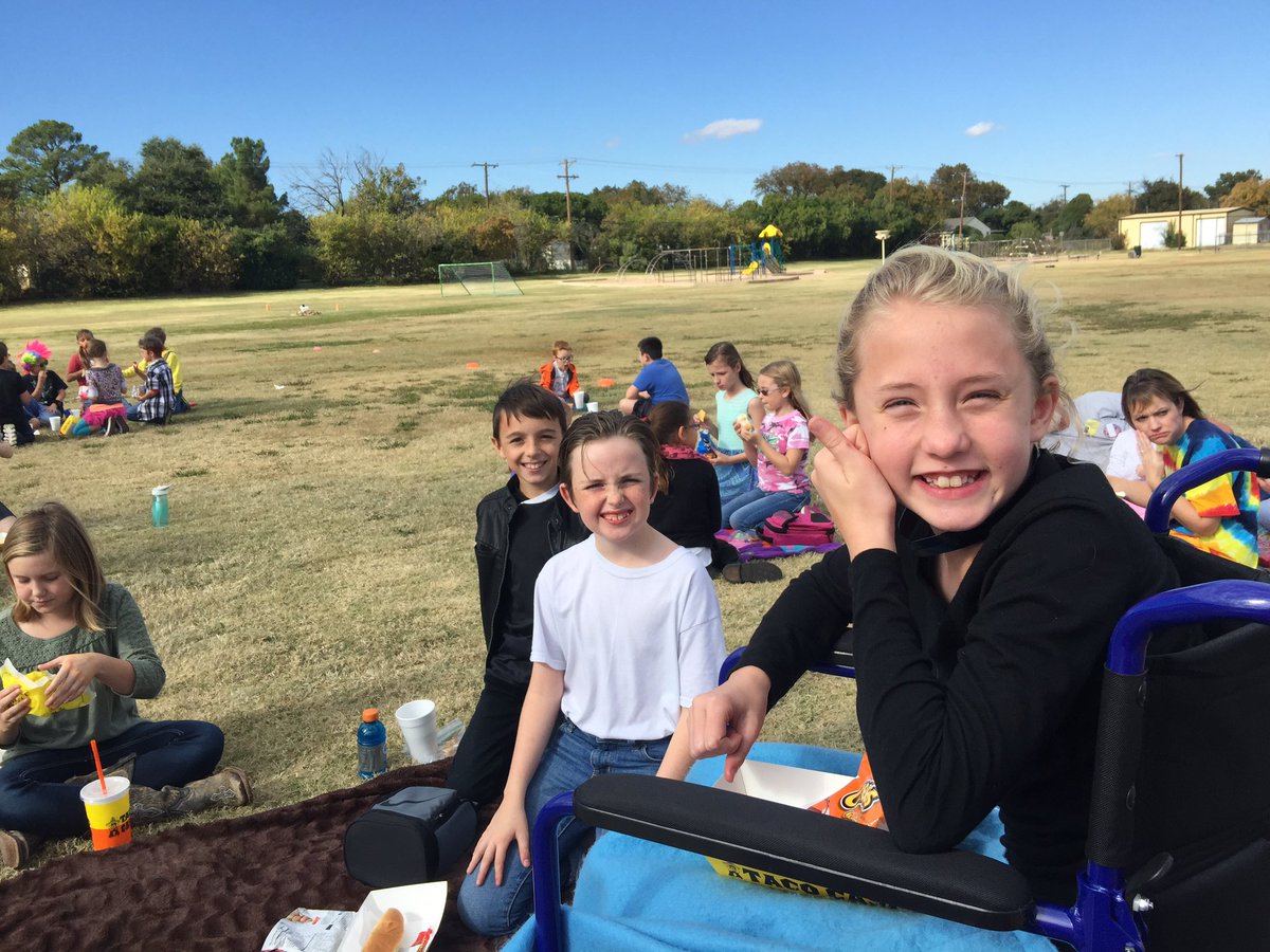 mrsdrocks21's tweet photo. #fainrocks  @fainrockets https://t.co/ZlrrhFJNBj