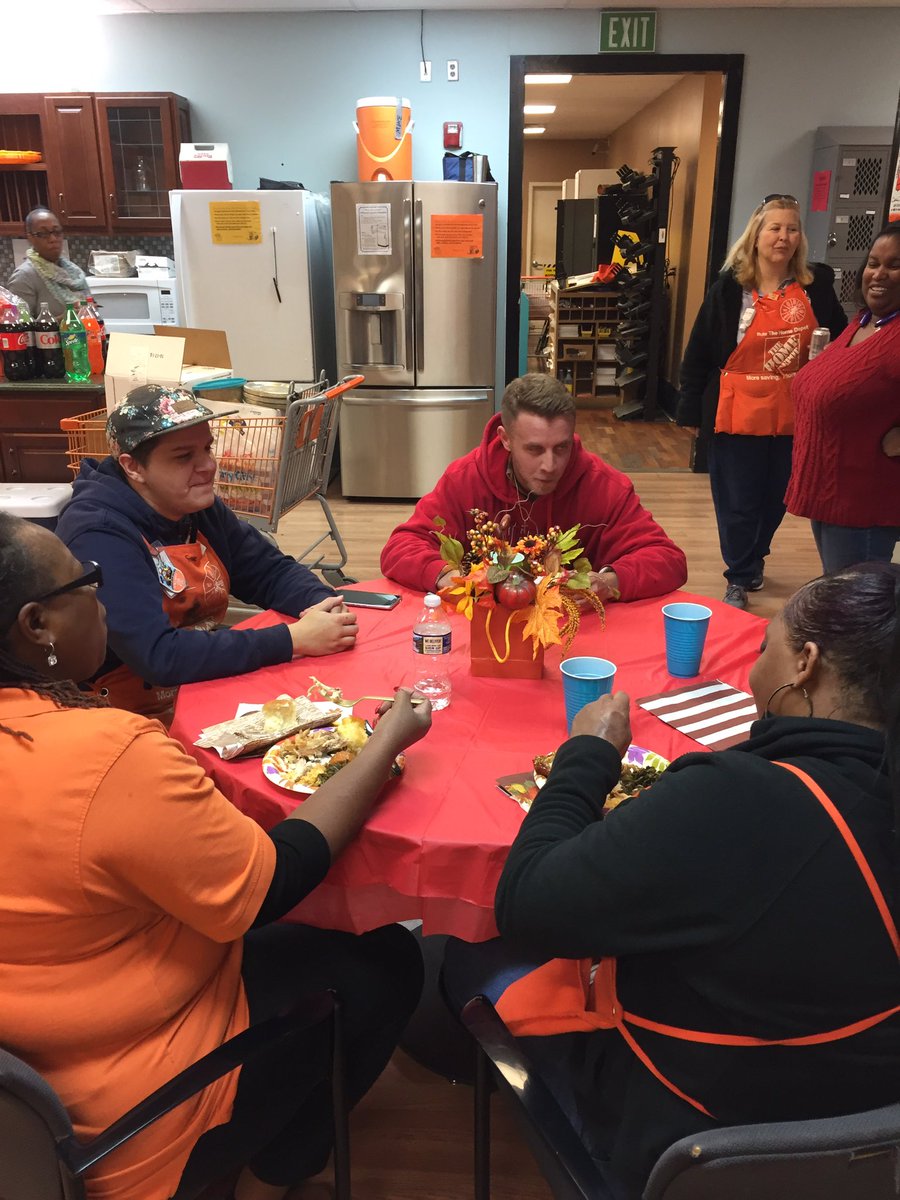 Happy Thanksgiving from 1106 Lexington Sc! 🦃