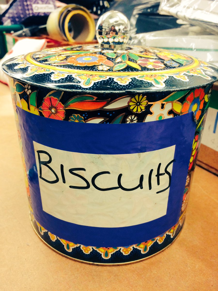 CRUKEltham's tweet photo. Treat your volunteers #teabrake @area_30CRUK @CRUKShops @CR_UK @ThisisEltham https://t.co/DX2pKpscDj