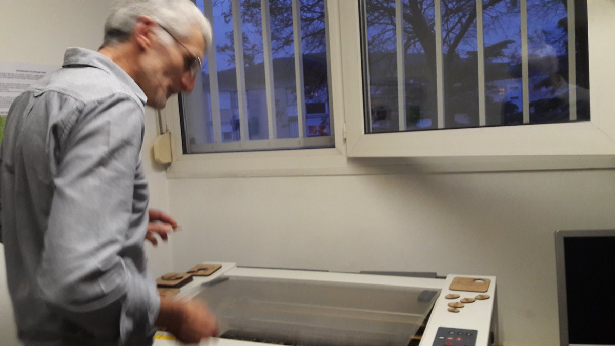 RCF07's tweet image. Inauguration du #caplab, le fablab de  #Privas, ce soir. Découpe laser, fraiseuse et imprimante 3D parmi les 1eres machines
