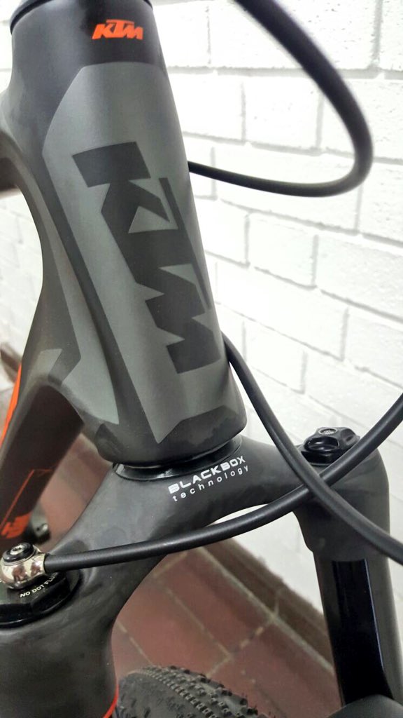 CycleRepublicUK's tweet photo. Fresh out of our build room this afternoon.. The @KTMBikesUK Myroon Prestige. One lucky customer. 👍🏻
Find it here: https://t.co/vRWAsC1Zsj https://t.co/tKxKJ1CscR