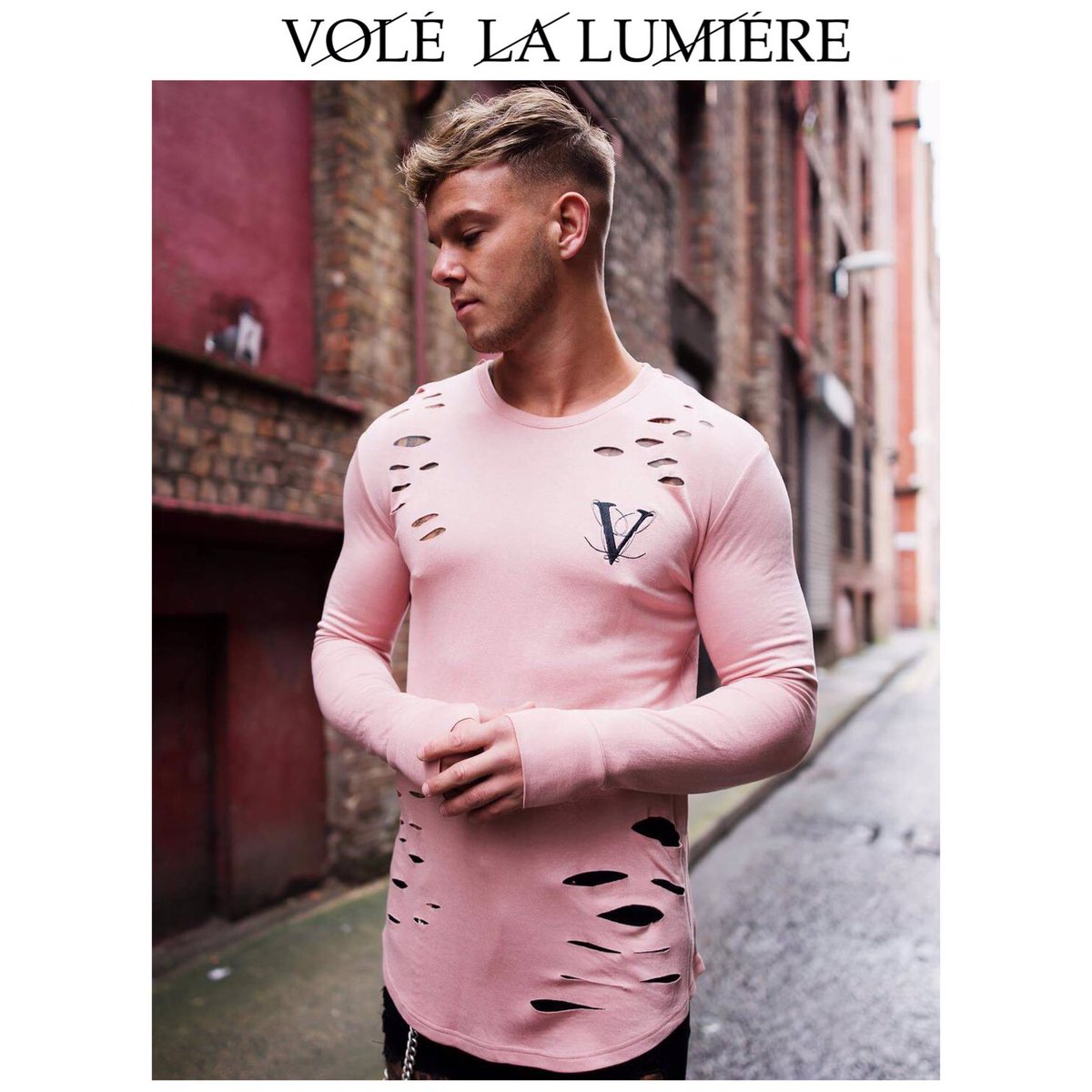 VersatileMe_'s tweet image. Volé La Lumière Ripped Long Sleeve 

Available NOW online. 

versatileme.co.uk