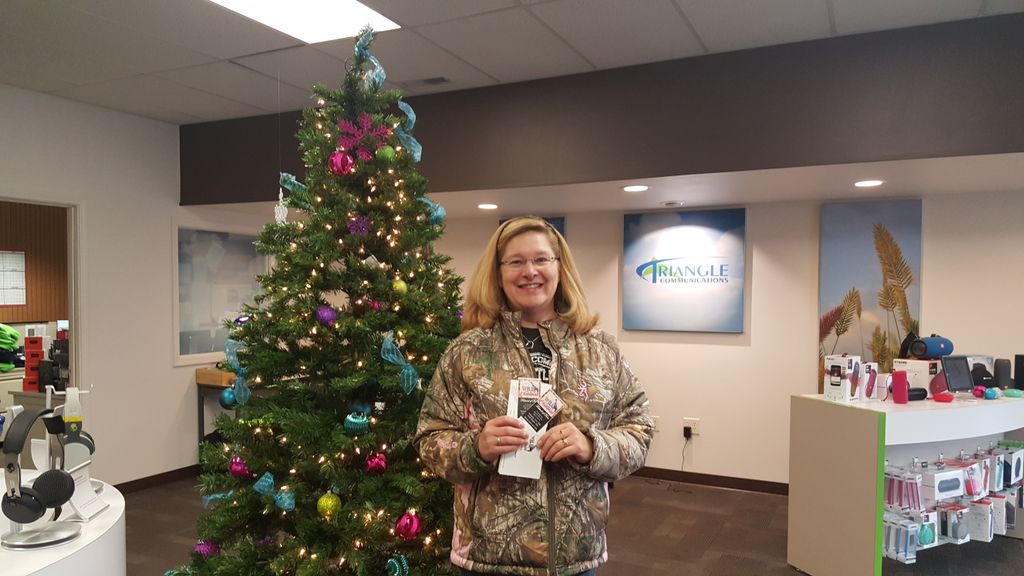 TriangleMobile's tweet image. Congrats to Brenda Evans for winning the Boys and Girls Club of the Hi-Line Festival of Trees tickets!