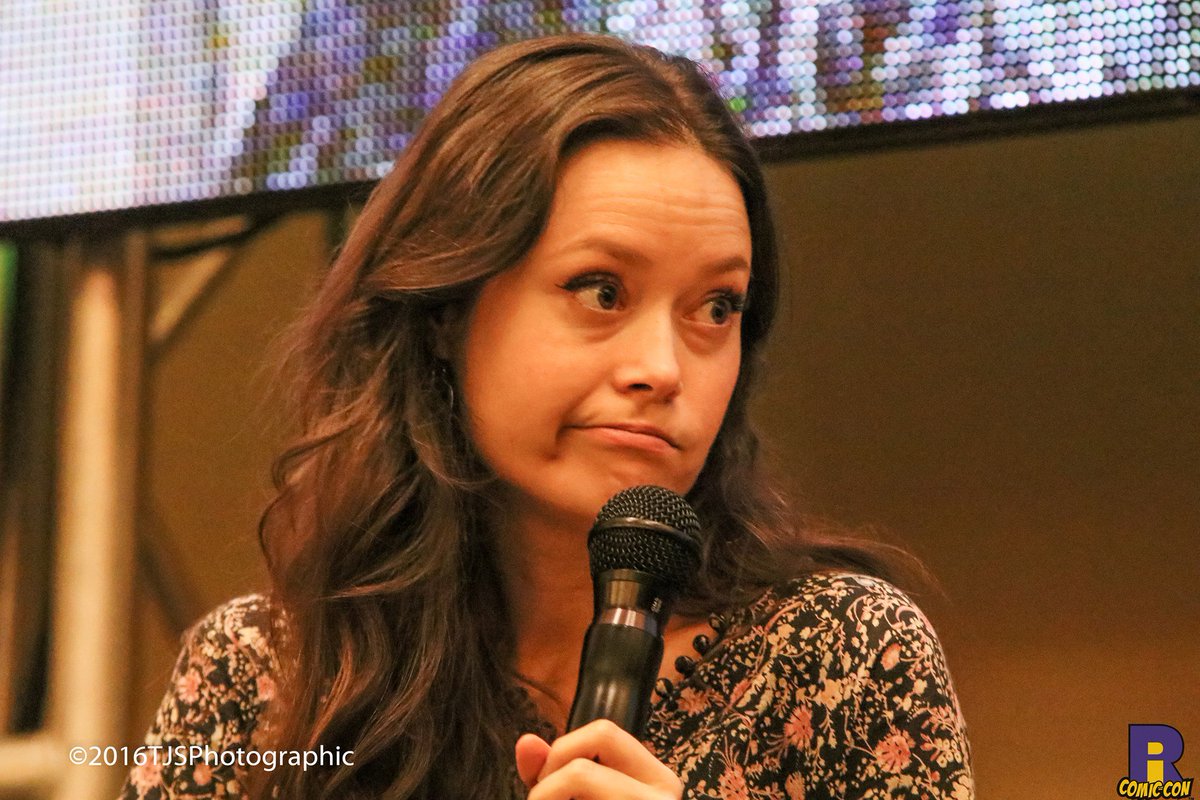 summerglaucom's tweet photo. I guess the question was, "Summer, will there be #Firefly Season 2?" (works w/ #TSCC S03 too) #SummerGlau #RICC2016 https://t.co/ZodiqNbrLX https://t.co/vDROCRkgw7