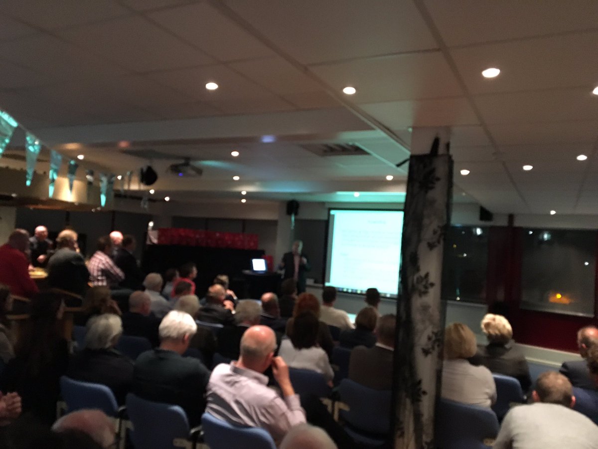 Wij zijn op bezoek van #vanraak groep en luisteren naar een inspirerend verhaal van professor #FrankvanOort