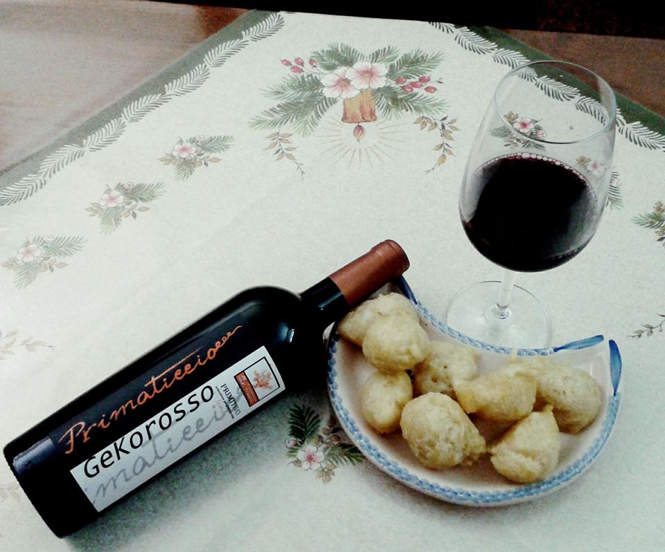 leradicideltemp's tweet photo. Buon inizio di #festività natalizie da @leradicideltemp ... #tradizione #vino #vinorosso #redwine #WeAreinPuglia #madeinpuglia #MadeInItaly https://t.co/oOObkDuWb0