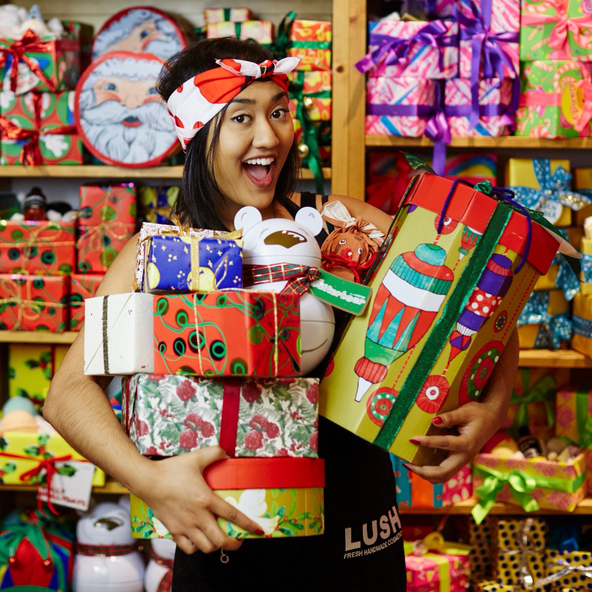 lushcosmetics's tweet photo. Get your gift on! #lushchristmas https://t.co/PPrw9MV1TQ https://t.co/kVBnhjeGMh