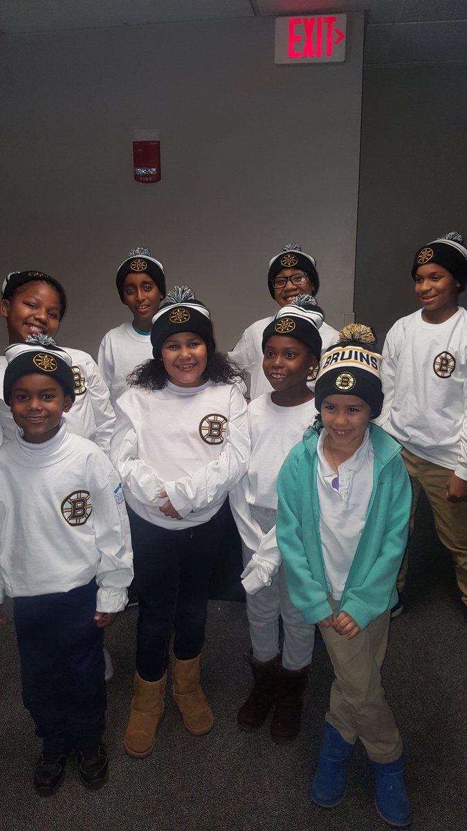 ThePort_MFNH's tweet photo. Thank you to @HighlandStreet for donating @NHLBruins tickets for our families!  The kids had an amazing time at the game last night! https://t.co/Be9HB3oKvD