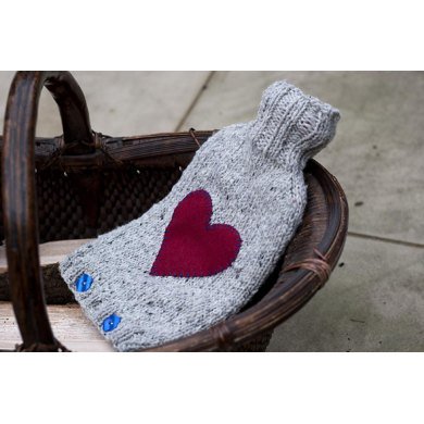 LK_Designers's tweet image. Cosy up with this hot water bottle from @CuriousHandmade bit.ly/2fRjx5n