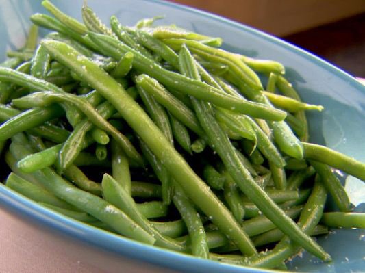 NewsJuan's tweet image. Walking into work, a car pulls up, window lowers and I hear "Are you ready for some green beans?" It was @FreshGrocer Tony Tantillo @CBSLA