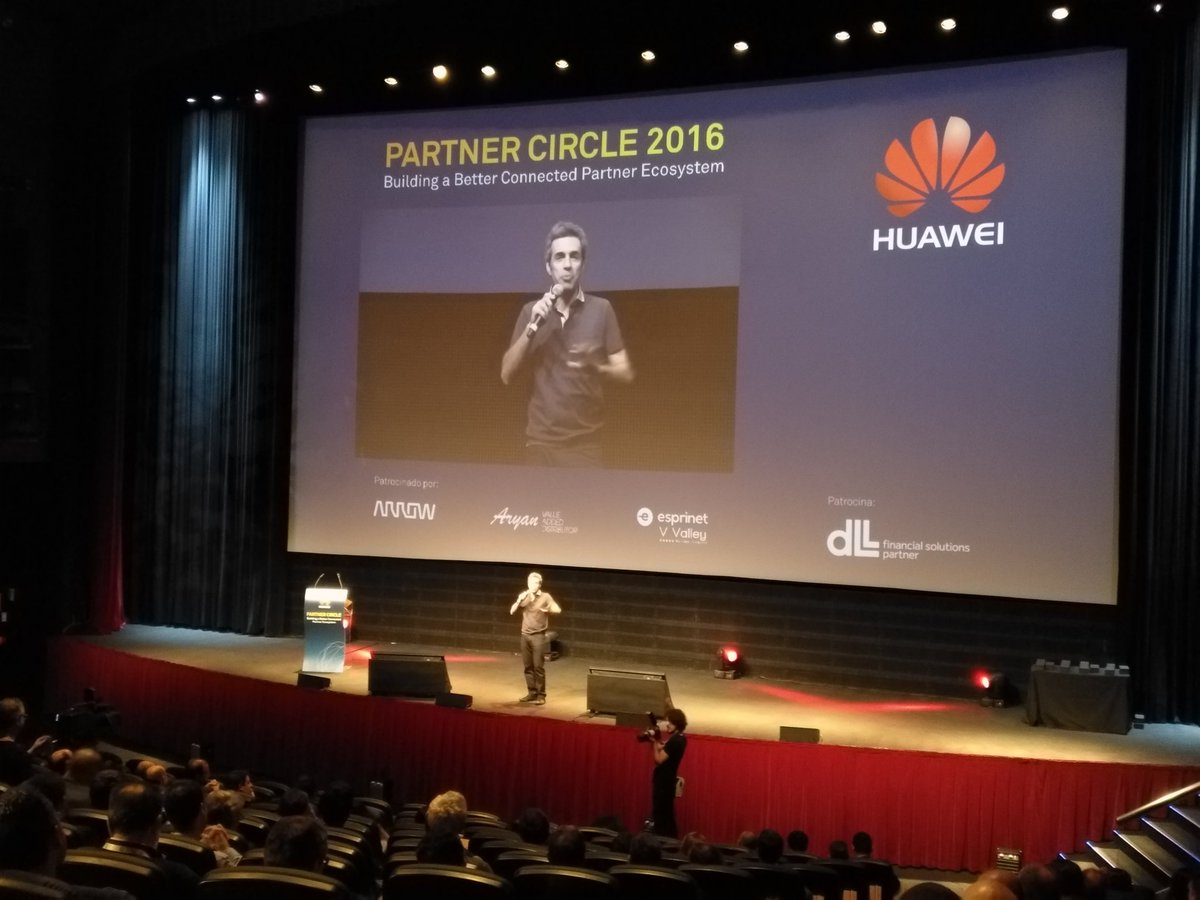 siliconspain's tweet photo. Comienza el #PartnerCircleMad de @HuaweiEmpresas con el humorista Dani de la Cámara como maestro de ceremonias https://t.co/kTPtDCygJB