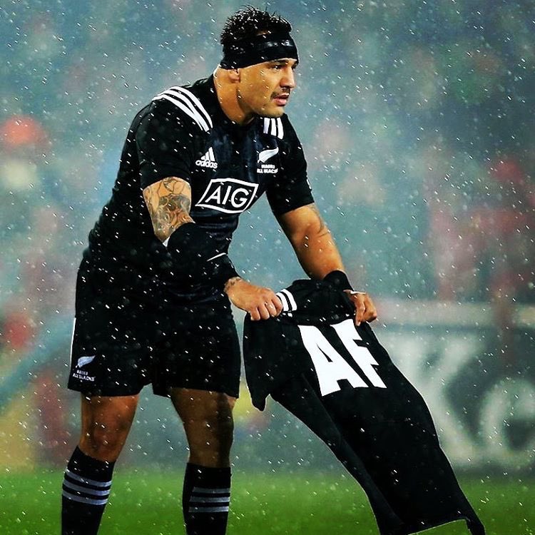 Incredible gesture by the New Zealand Maori tonight against <a href="/Munsterrugby/">Munster Rugby</a> Fair play.