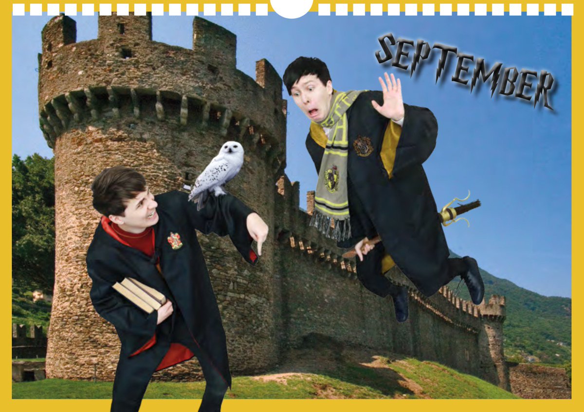 AmazingPhil's tweet image. Some new merch tomorrow! Including a 2017 Calendar ‘Dan and Phil AT THE MOVIES’ danandphilshop.com 🎬✨