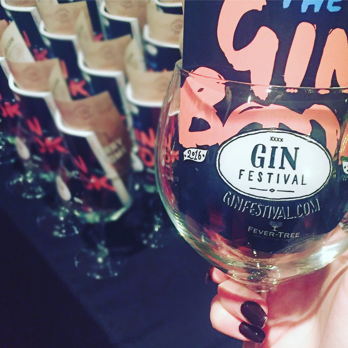 Izzymariehill's tweet image. Trying to edit photos for Instagram, on a bus, drunk on gin, is not the one. @frostinspacee #helpmeh