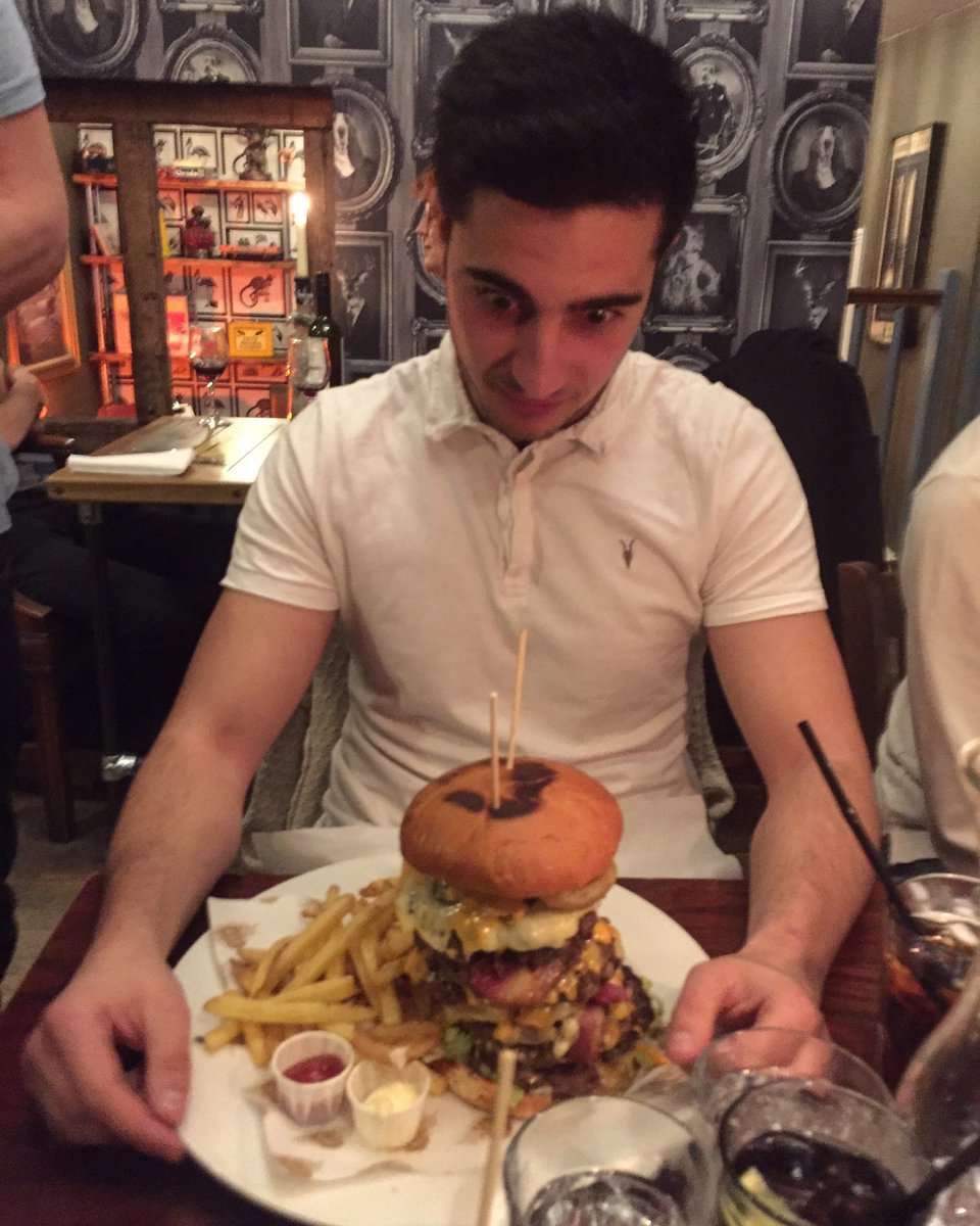 SaintJohnsYard's tweet photo. Tonight's Challenger No 8 but did he finish it? #TunbridgeWells #SJYBurgerFest #8PattyStackBurgerBattle #Burgers https://t.co/94NcdmSyuS
