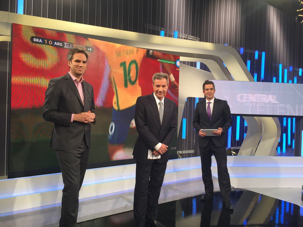 Tres grandes al aire en <a href="/telenueveC9/">Telenueve</a> 
<a href="/nicocaceres05/">Nicolas Caceres</a> 
<a href="/ArielAleart/">Ariel Aleart</a> 
<a href="/chicheferro9/">Chiche Ferro</a>