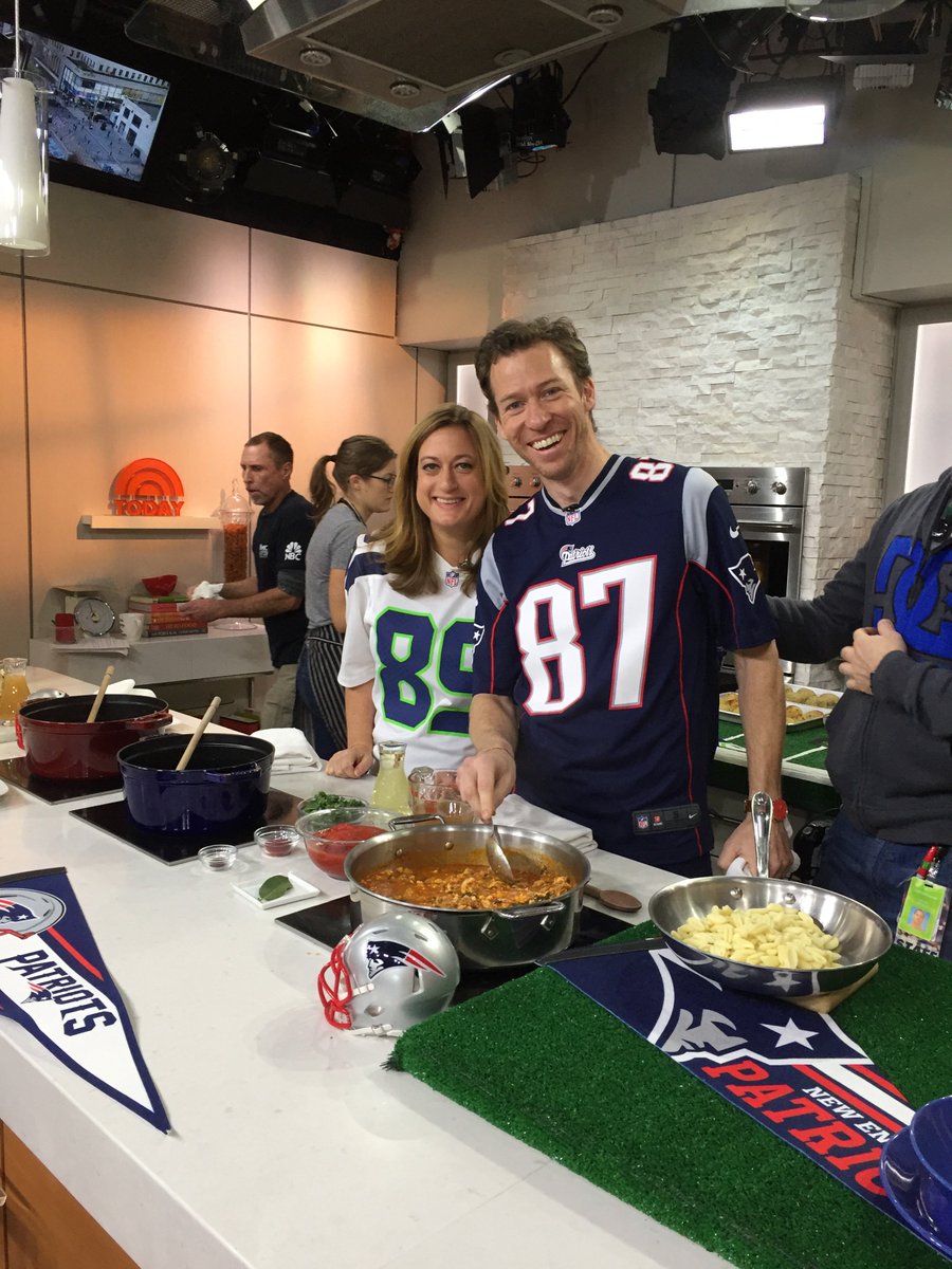 Great time this morning cooking on the <a href="/TODAYshow/">TODAY</a> w/ <a href="/missyarobbins/">Missy Robbins</a>! #thanksgiving