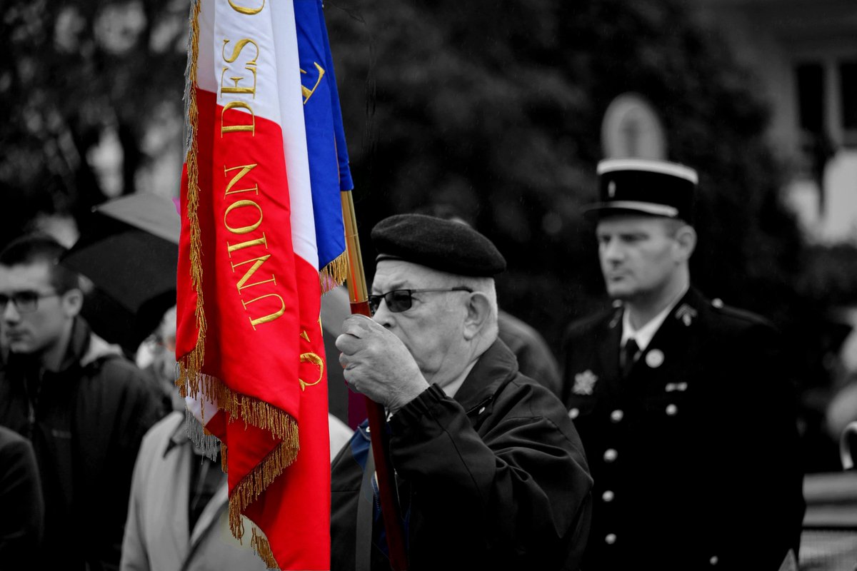 #seignosse commémoration du 11 novembre guy perriat  porte drapeau depuis 30  ans #sudouest  #Info #landes #gouvernement #France #photo
