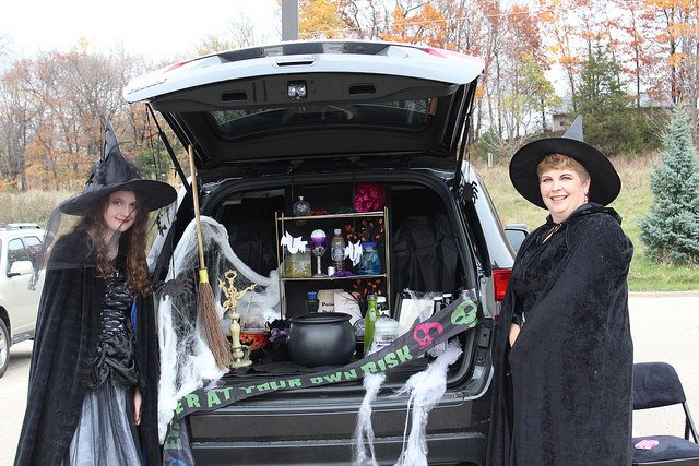 PL_interact's tweet image. Thanks to all who participated in the Trunk-Or-Treat event, it was a blast! Special thanks to Stem &amp;amp; Vines/Charlie's in PL for the donation