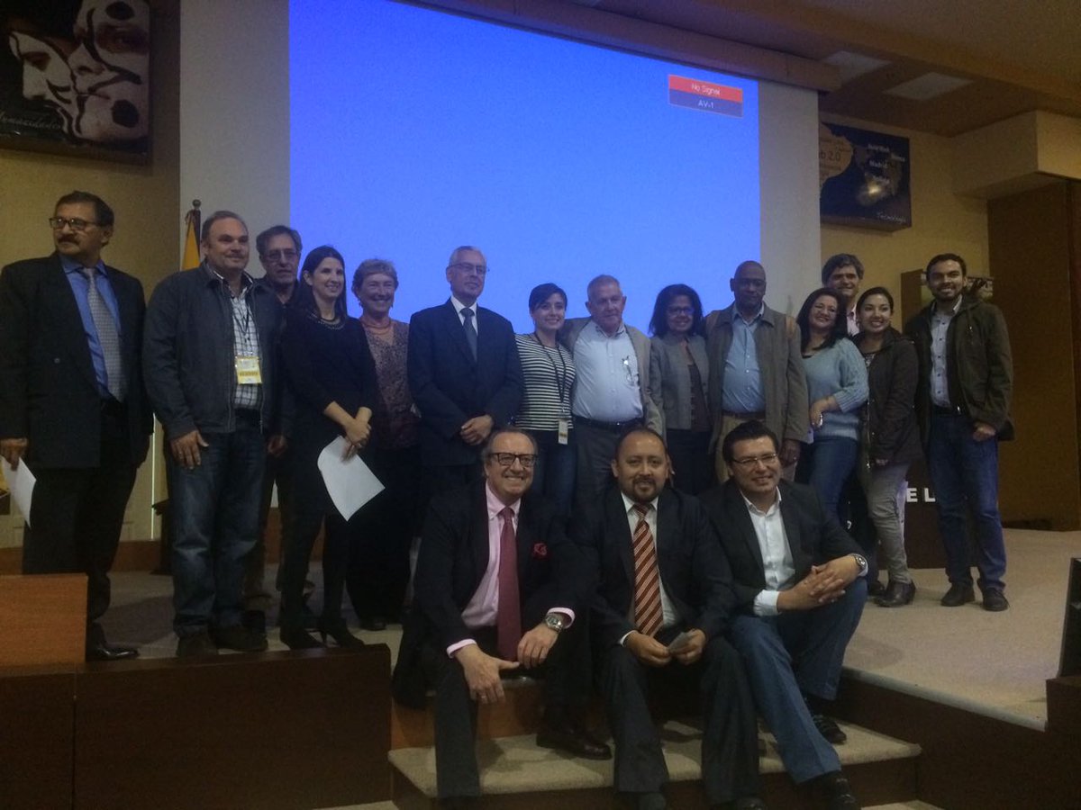 karla_noriega1's tweet photo. Concluye #TLAIO2016 felicidades al equipo organizador! 👏👏😀 https://t.co/aK7deEG2Ze