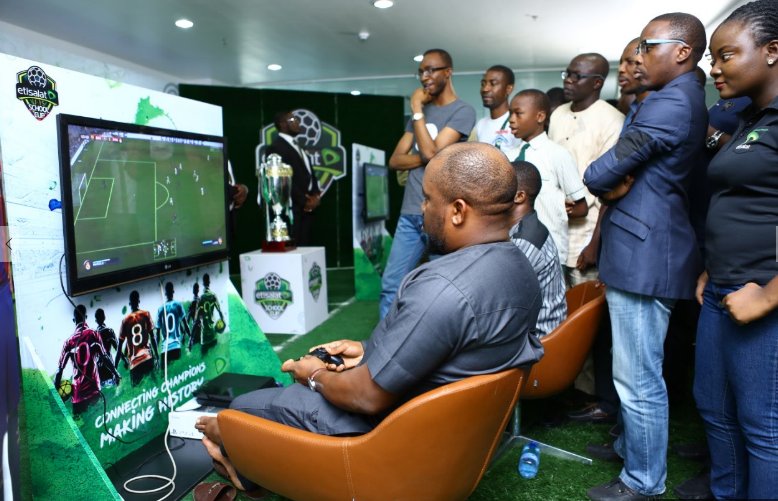 PoojaMedia's tweet photo. As they can’t compete for the #EtisalatU15Cup,Etisalat Staff joined in the fun via Video game today!#TGIF#ConnectingChampions #MeetTheTrophy https://t.co/oHCZYfxLbu