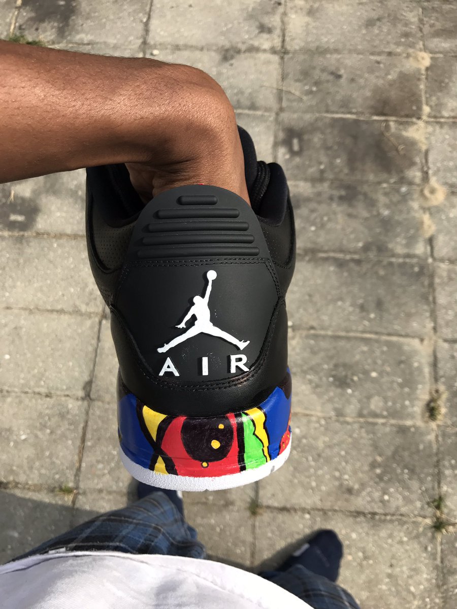 Datniqqa_nose's tweet photo. #naughtynosekicks @NaughtyNoseKick go follow us for more dope customs 🔥🔥🔥🔥💪🏽💪🏽💪🏽 https://t.co/A2Z8fU40rt
