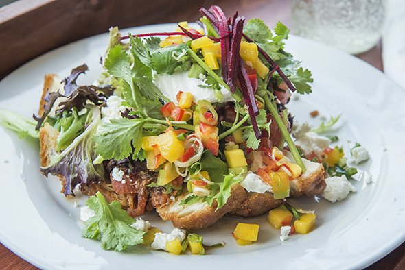 This new #Toronto restaurant serves up fry bread tacos bit.ly/2fI6e3L <a href="/powwowcafe/">Pow Wow Cafe</a>