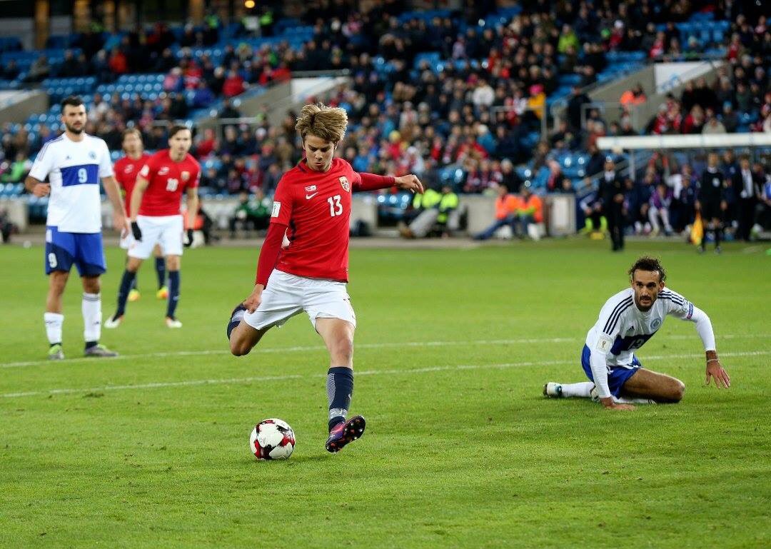RokkenRFP's tweet photo. Blir dette siste kamp som landslagssjef for Per "Messias" Høgmo? Kom på @RokkenStudhus  og se Tsjekkia-Norge! #maxfotball https://t.co/KTYkFC39FN