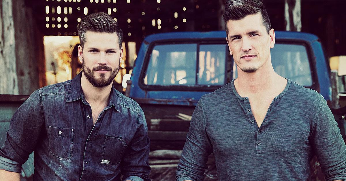 CMTCanada's tweet photo. Watch @HIGHVALLEY perform #IBeUBe in one live take on the latest #CMTOneShot: https://t.co/zGsXhcRNF2 https://t.co/aoyIJSsXoN