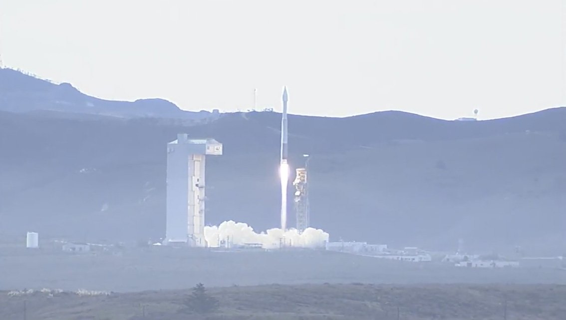 США успішно запустили ракету-носій Atlas V з супутником зондування Землі (ФОТО, ВІДЕО) - фото 3