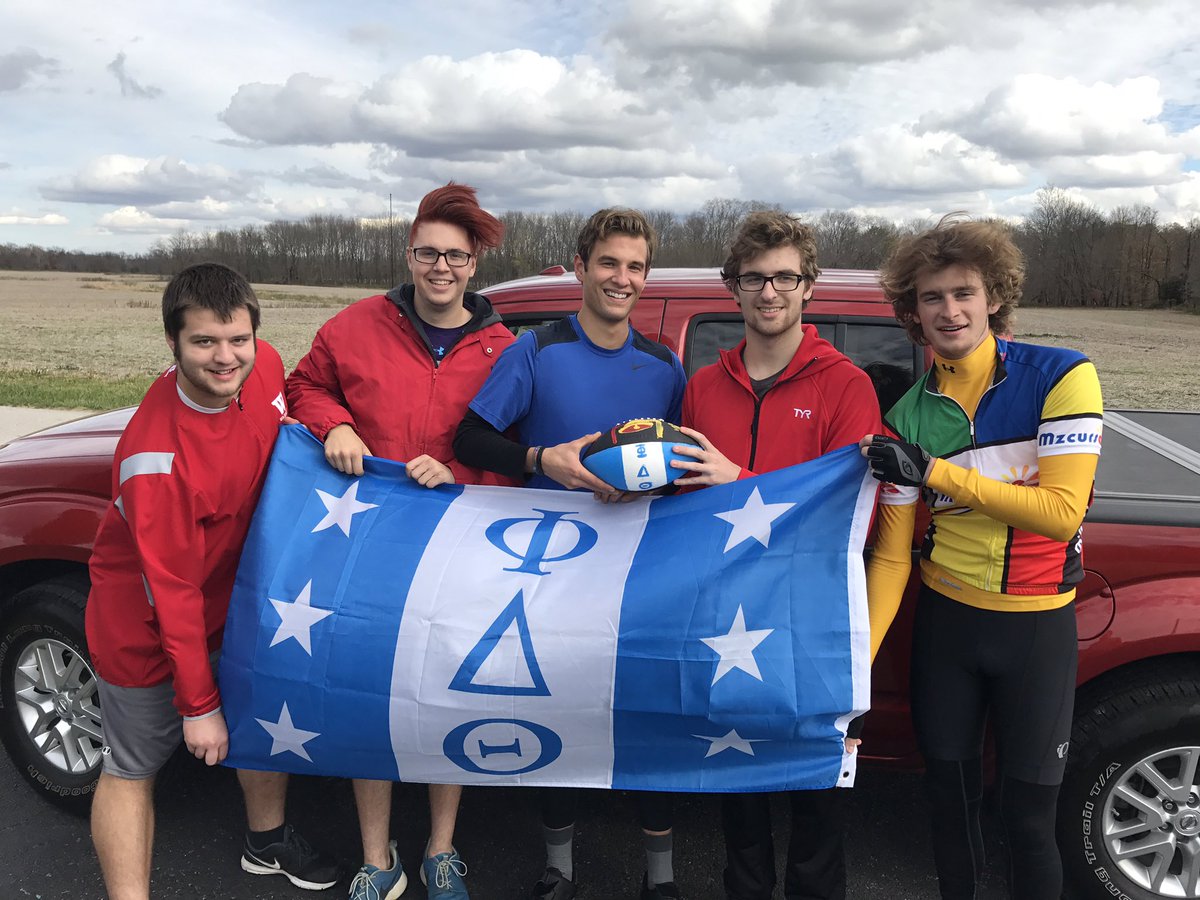 HughVandivier's tweet photo. Handoff! @dpuPhiDelt exchange with @Wabash_PhiDelt #mononbellrelay @ALSAIndiana @WabashCollege @DePauwU https://t.co/2fipeAw0QA