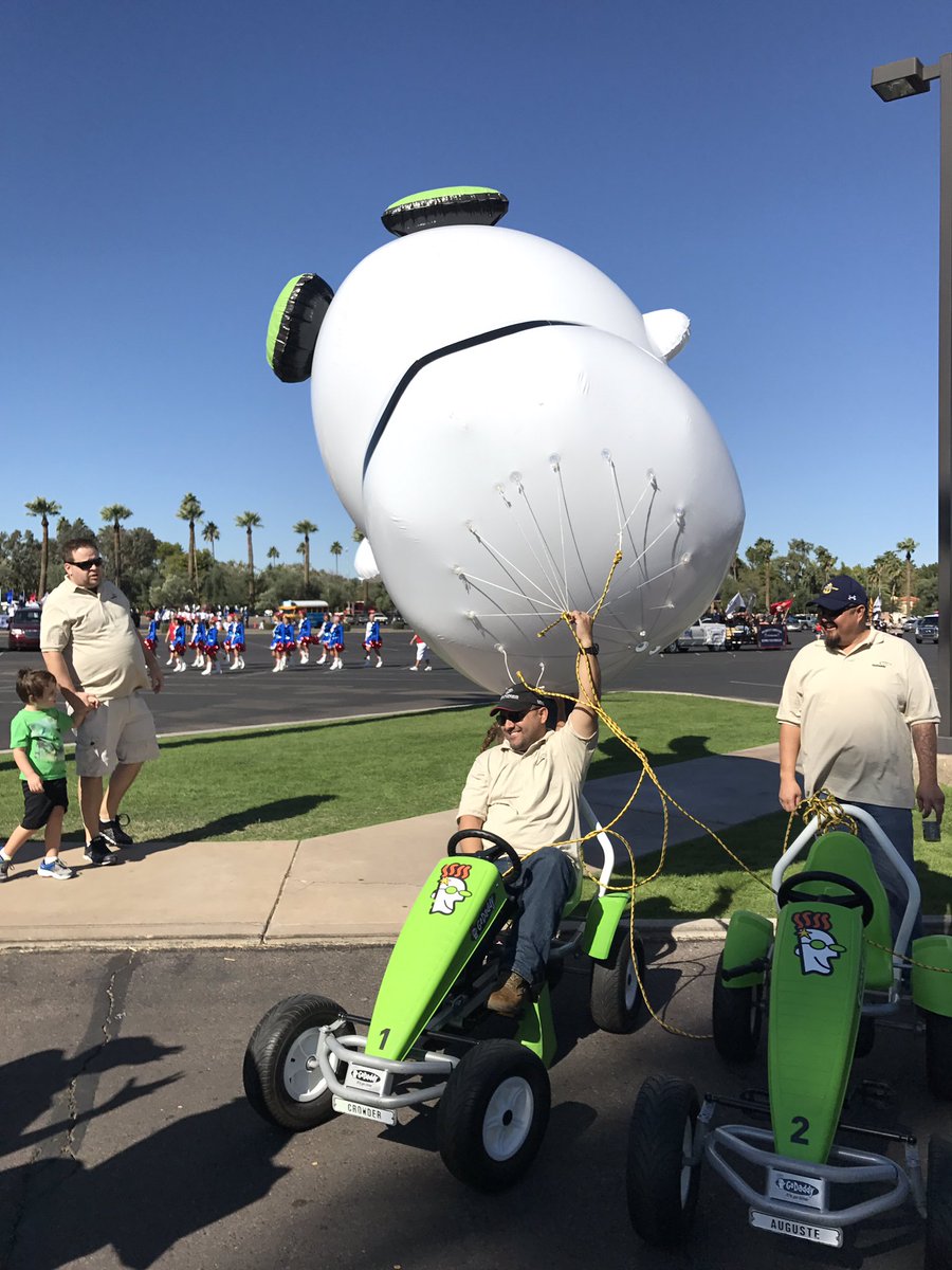 Kateebar7's tweet photo. Great day celebrating our veterans! #gdvet #godaddylife https://t.co/htgbDFmnot