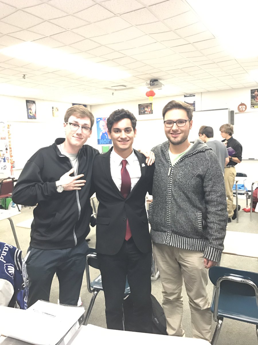 MapleTreeParty's tweet photo. The potential Vice President-elect with the Save the Manatees Party, a very influential and successful party!! #demossland https://t.co/g2NrLYf3Em