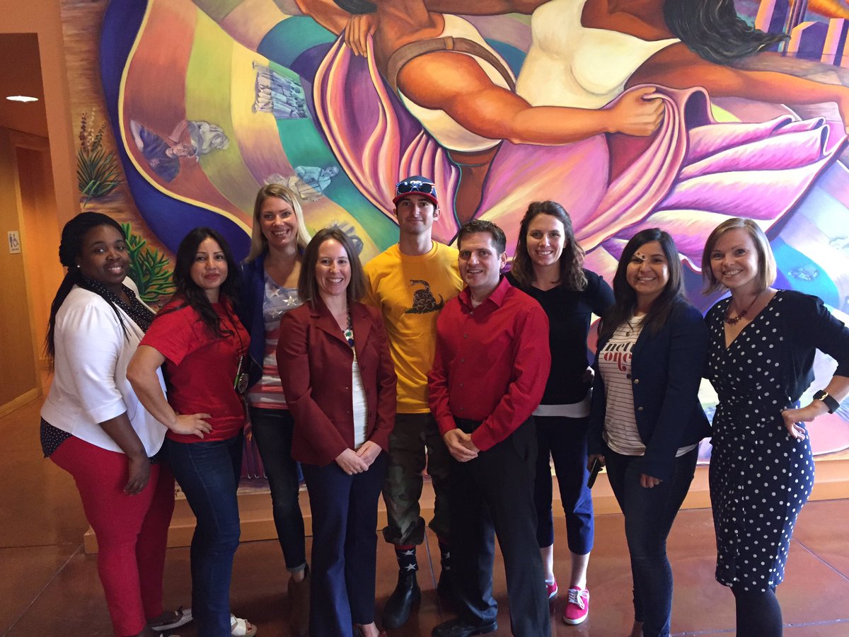 FreeJobFair's tweet photo. Sporting our Red, White &amp; Blues to honor our veterans ❤️🇺🇸❤️🇺🇸@CommProsecutor @southdallascp @lawyerneal @charlotta_riley https://t.co/mGAyvwBafv