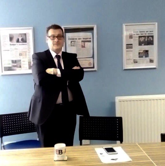 JCYEB_Hull's tweet photo. @KarlTurnerMP presented future business leaders in Hull #Taptag @courtscomforts @JadeSmithson @TensionlessHull with a grant today https://t.co/581OFQhlSr